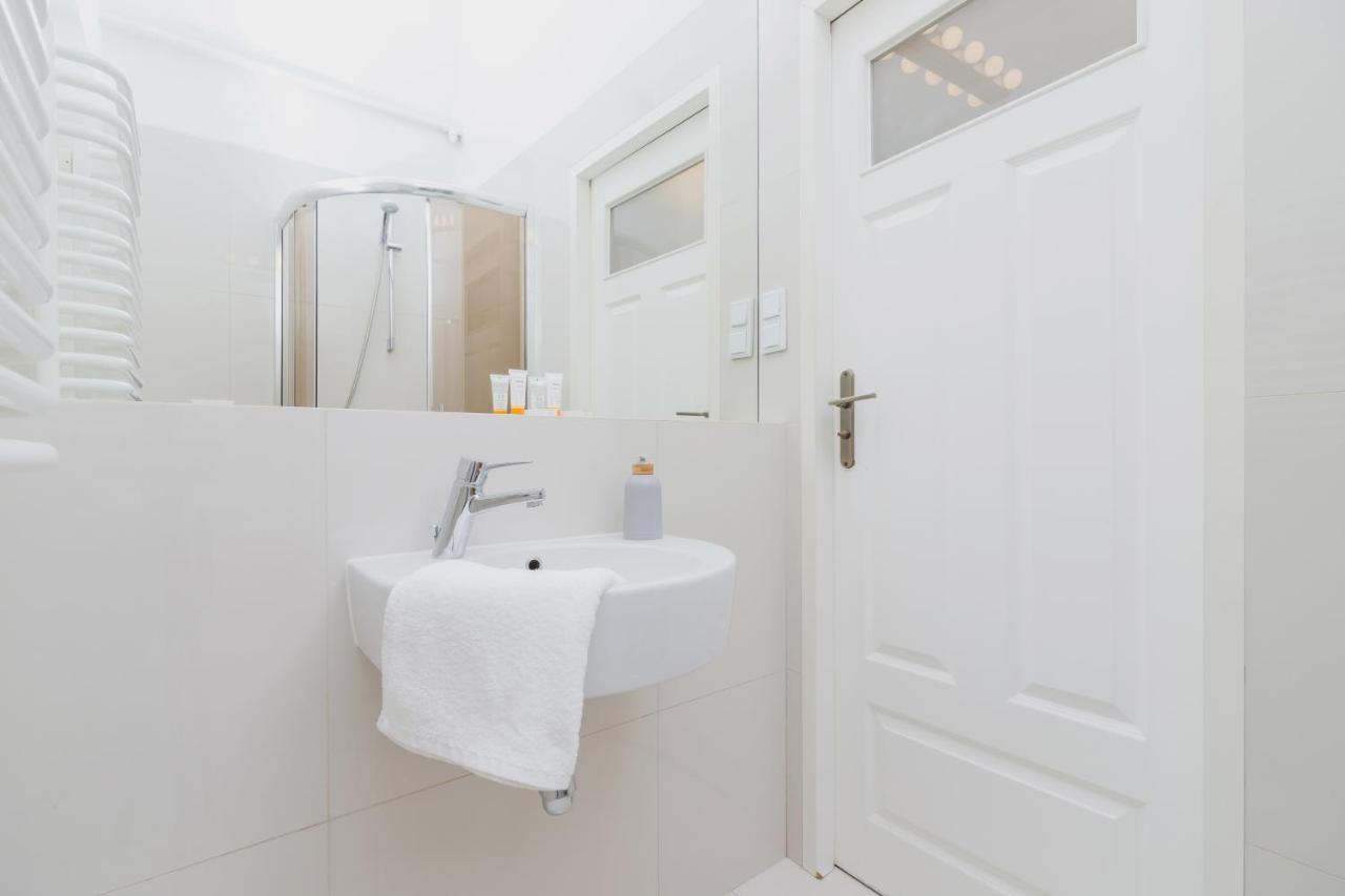 Apartment Pijarska Krakow By Noclegi Renters Dış mekan fotoğraf